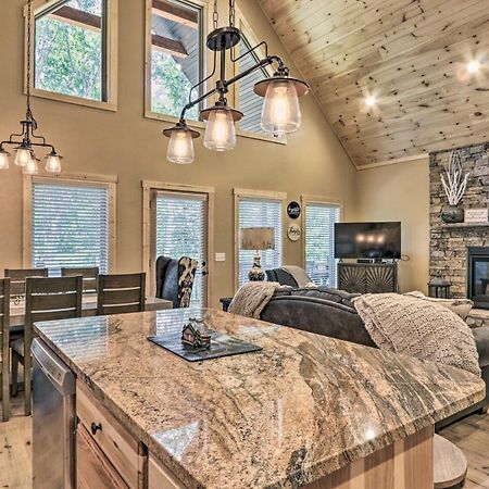 Sevierville Cabin Deck With Foosball And Hot Tub! Exterior photo