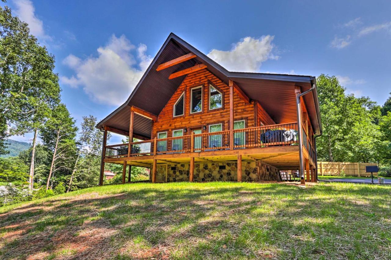 Sevierville Cabin Deck With Foosball And Hot Tub! Exterior photo