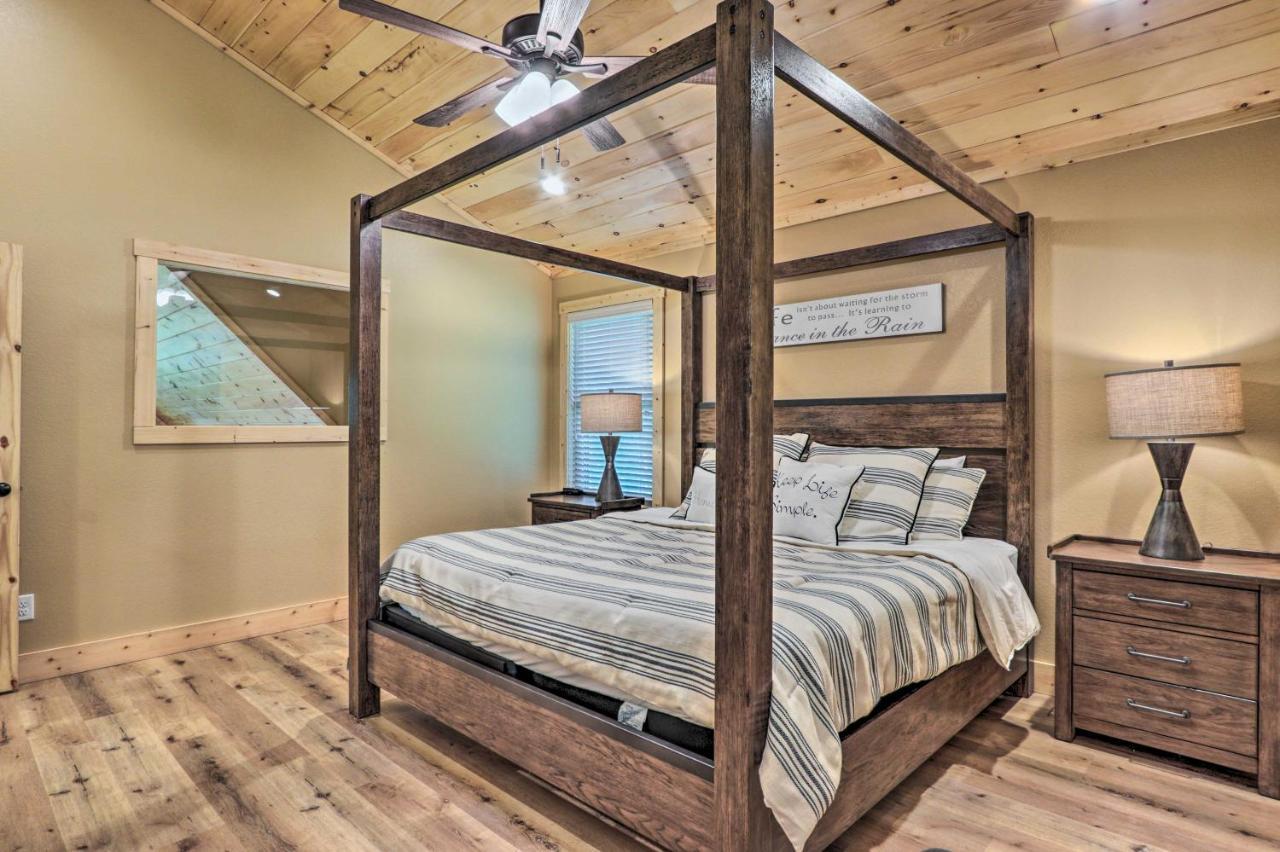 Sevierville Cabin Deck With Foosball And Hot Tub! Exterior photo