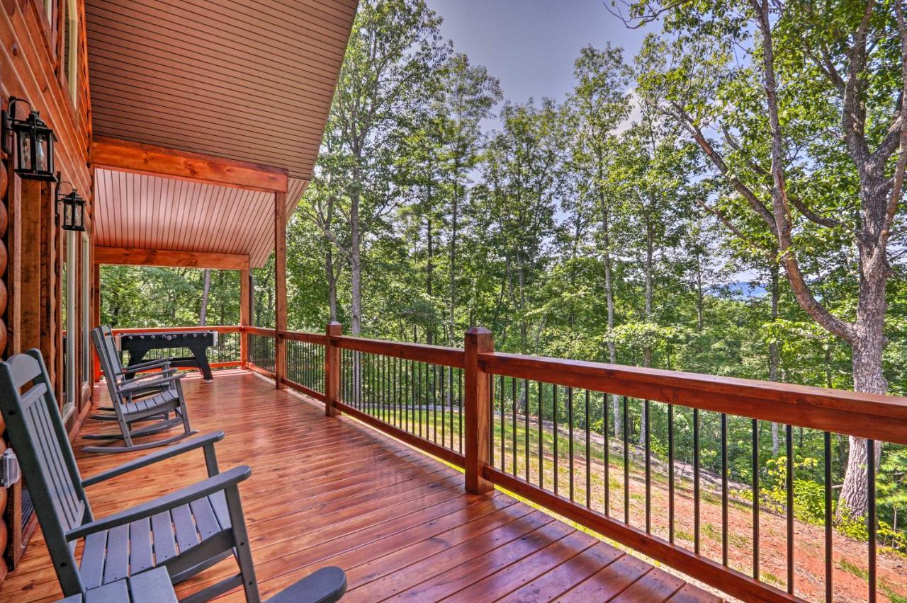 Sevierville Cabin Deck With Foosball And Hot Tub! Exterior photo